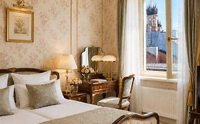 Grand Hotel